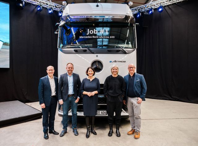 Daimler Truck feiert Serienstart des Mercedes-Benz eActros 600 für den Fernverkehr in Wörth