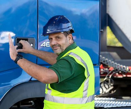 Logistics and transportation: Standardized platform for loading requirements Loading information