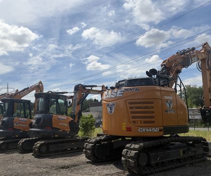 Case erweitert Mietangebot für geländegängige Kompakt-Baumaschinen