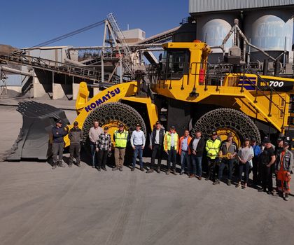 Europas erster Komatsu WA700-8E0 Radlader für Hartsteinwerk