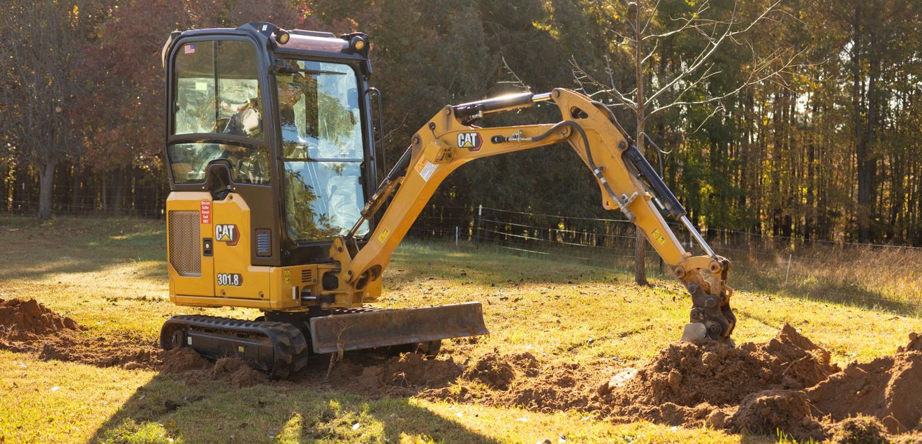Der Cat Minibagger 301.8 ist ein typischer Vertreter der neuen Maschinengeneration und überzeugt durch hohe Hub- und Grabkräfte.