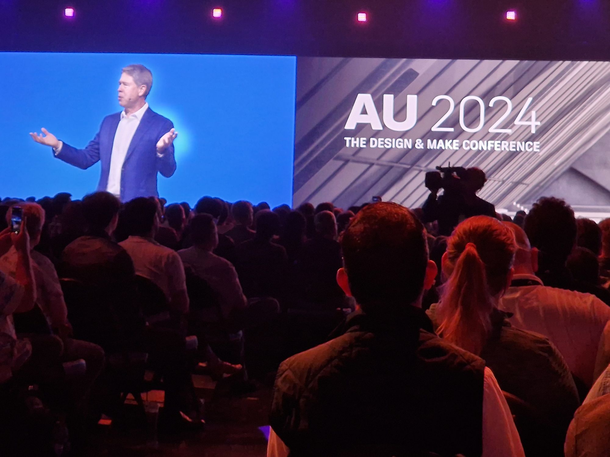 Fortschritte in BIM, Software und künstlicher Intelligenz für die Baubranche Jeff Kinder, Vice President von Autodesk auf der Autodesk University 2024 in San Diego