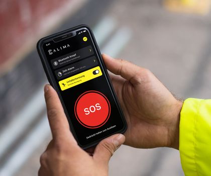 Occupational safety: The smartphone as an emergency signaling device Occupational safety: The smartphone as an emergency signaling device