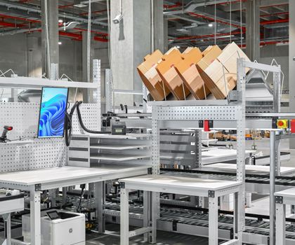 Customized table systems: Process optimization starts at the workplace