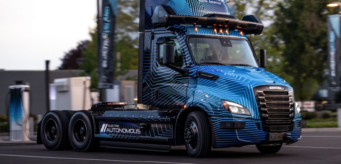 E-Cascadia: Autonom und elektrisch E-Cascadia: Autonom und elektrisch