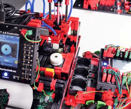 Modular factory simulation: Learning to understand production processes Modular factory simulation: Learning to understand production processes