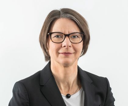 Keine Kür, sondern Pflicht Regina Mühlich, Wirtschaftsjuristin und Geschäftsführerin von AdOrga Solutions lächelt in die Kamera