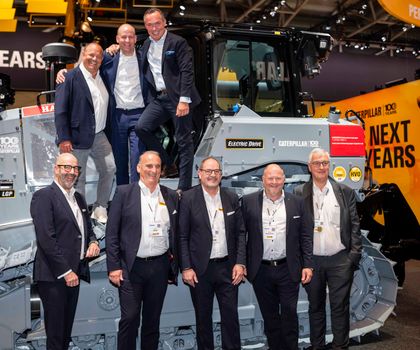 Graue Ikone mit grünem Antrieb: Der neue Cat D6 XE Graue Ikone mit grünem Antrieb: Der neue Cat D6 XE