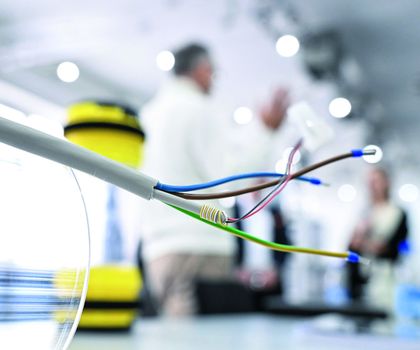 Lapp: Stromversorgung und Datenverarbeitung in einem Kabel Lapp: Stromversorgung und Datenverarbeitung in einem Kabel