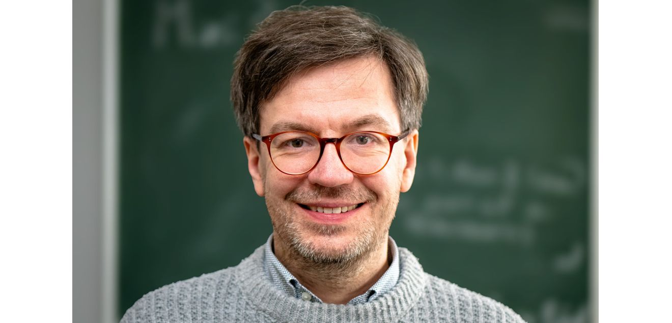 Interview Mikroplastik-Analytik auf der analytica 2026 – Lösungen für Umwelt und Industrie Prof. Dr. Stephan Wagner, Professor für Umweltanalytik an der Hochschule Fresenius in Idstein, leitet eine analytica conference Session zur Kunststoffanalytik