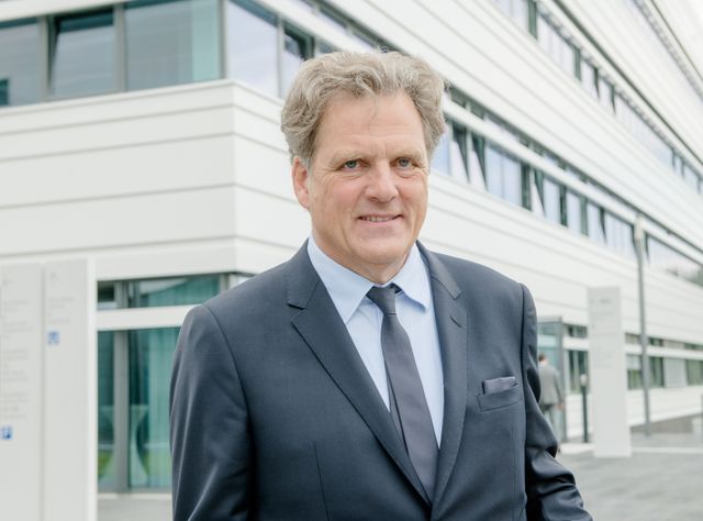 Neuer Biomarker ermöglicht Frühdiagnose von Morbus Parkinson Prof. Dr. Klaus Gewert ist geschäftsführender Gründungsdirektor von PRODI – Zentrum für Proteinforschung der Ruhr-Universität Bochum – und CEO der Firma betaSENSE.