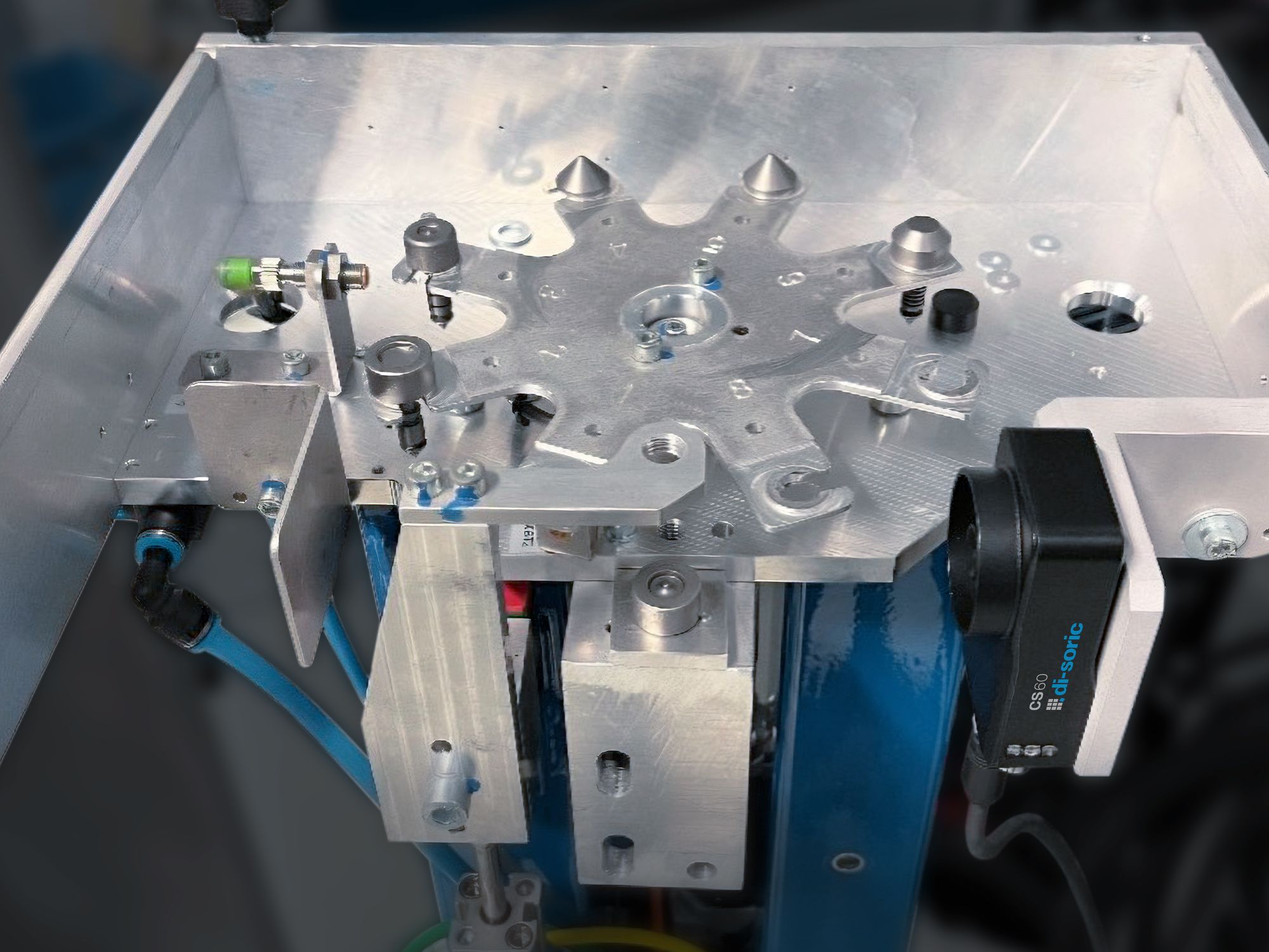 di-soric: Automatisierte Stanznietprozesse optimiert di-soric: Automatisierte Stanznietprozesse optimiert