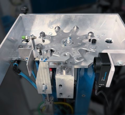 di-soric: Automatisierte Stanznietprozesse optimiert di-soric: Automatisierte Stanznietprozesse optimiert