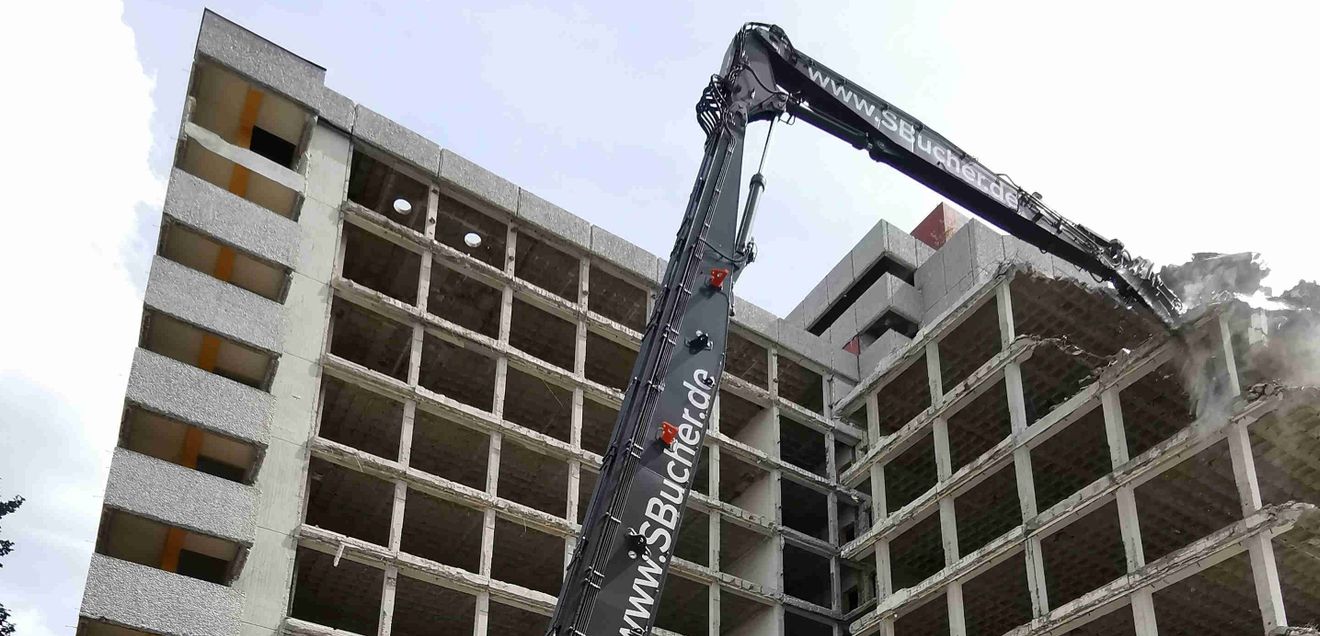 Rund 55.000 m³ umbauter Raum mussten „An der Urania 4 – 10“ abgebrochen werden. Der Volvo EC750E HR war, dank seiner Leistungsfähigkeit, dafür das perfekte Gerät.