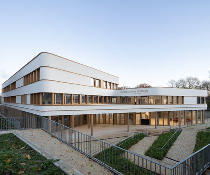 Schule „Collège Claudine Hermann" in Massy Schule „Collège Claudine Hermann" in Massy