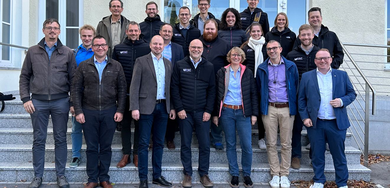 Kick-off für Forschungsprojekt für klimaneutralen Antrieb von Bauer-Spezialtiefbaumaschinen