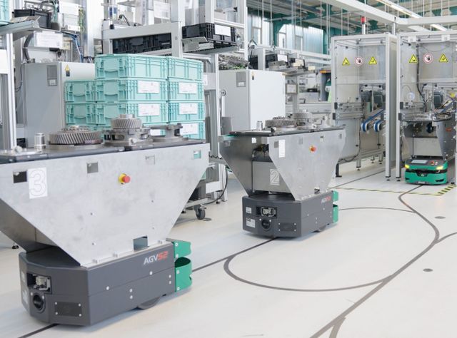 Mobile robots: AGV instead of hand truck in e-axle assembly