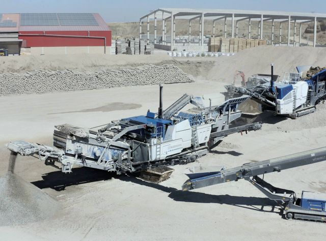 Neueste Kleemann Technik setzt in Madrid hohe Maßstäbe im Recycling von Bauschutt Erhöhung von Leistung und Qualität durch verschiedene Anlagenkombinationen