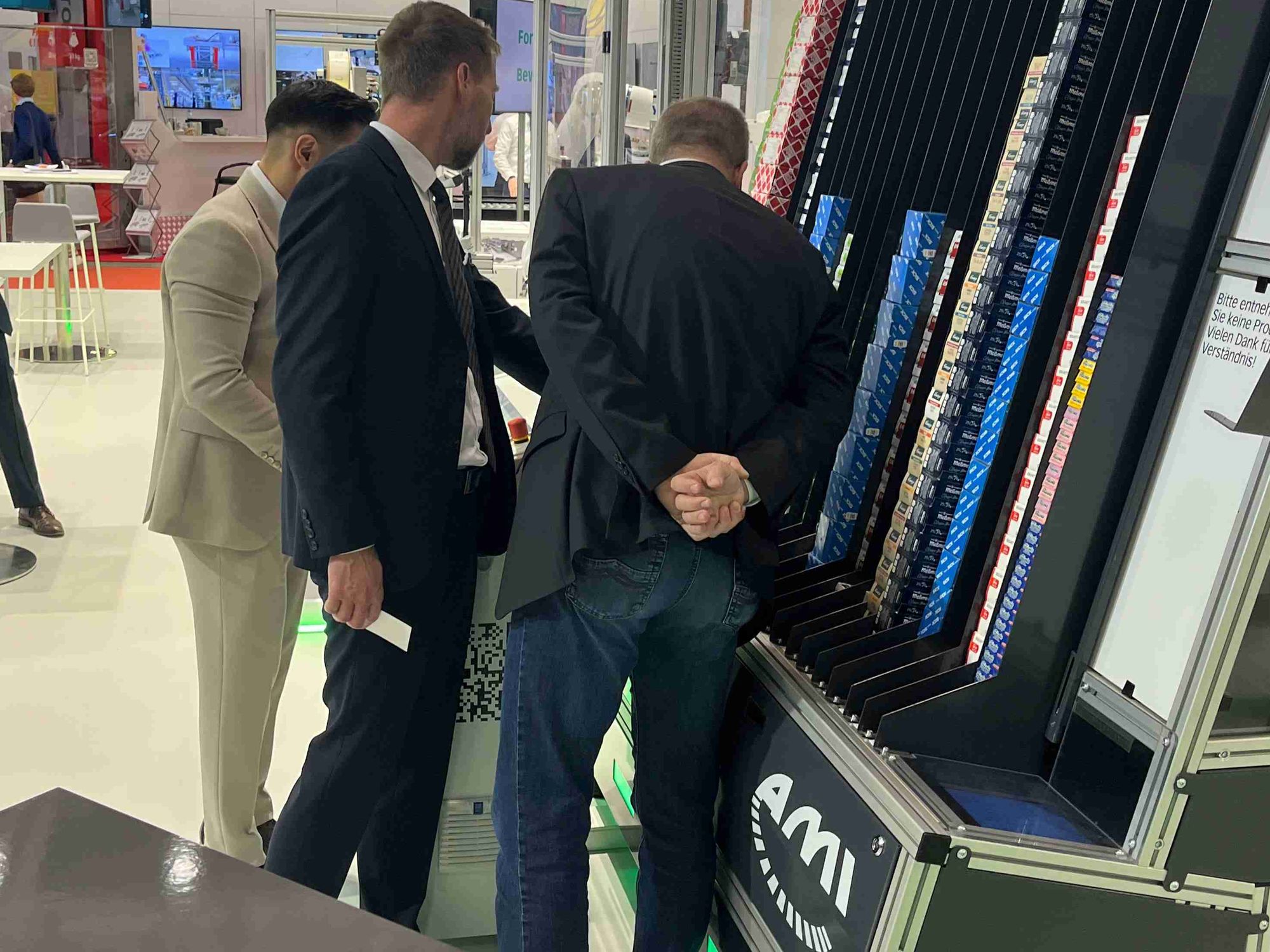 AMI Förder- und Lagertechnik auf der Logimat 2025: Fördertechnik und moderne Kommissioniertechnologie kombiniert