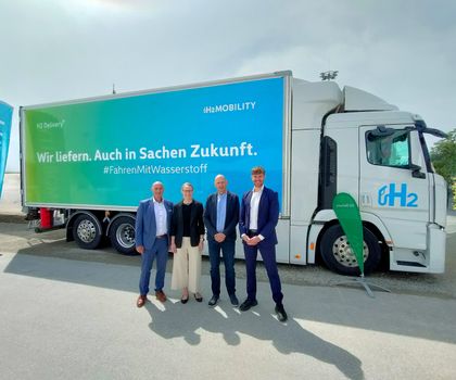 Hoyer wird strategischer Partner von H2 Mobility