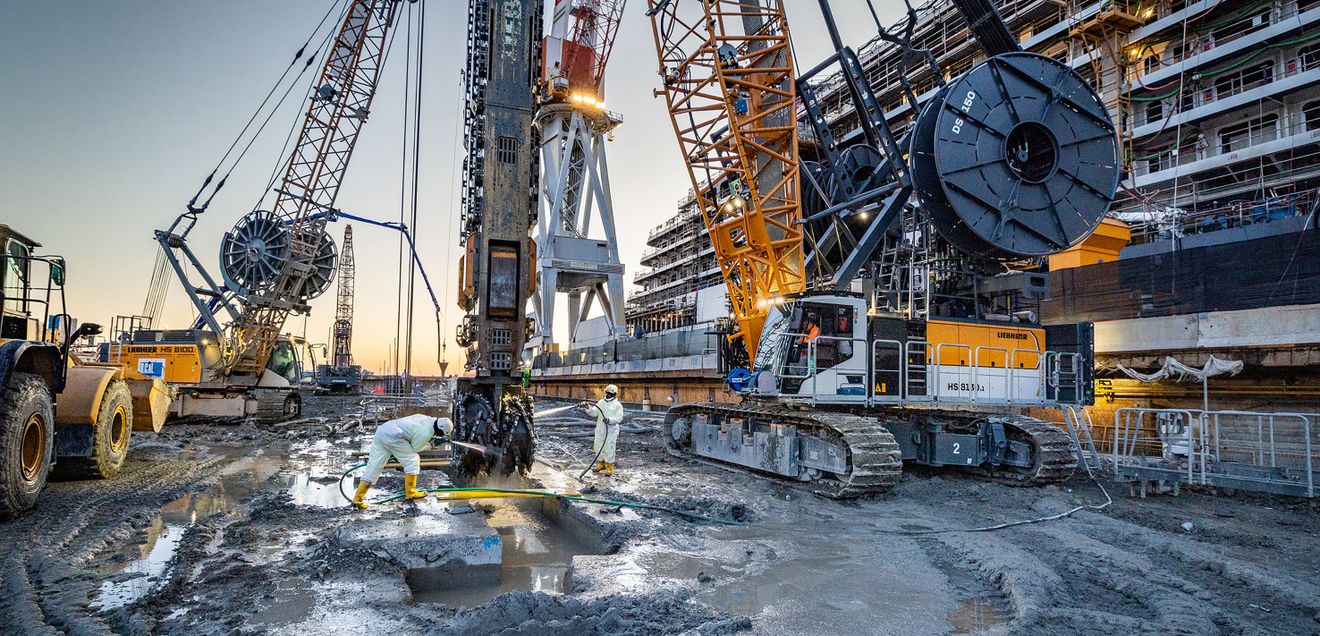 Wenn Seilbagger an ihre Grenzen gehen: Liebherr-Technik im Mega-Trockendock von Genua