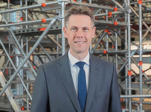 Layher: "Ein Lichtstreifen am Horizont"
