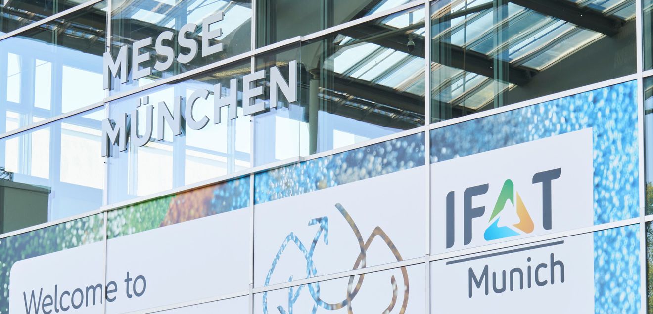 Ifat 2026: PFAS-Analytik, Phosphorrecycling und Abwasserlösungen für Labore Eingang zur Messe Ifat in München