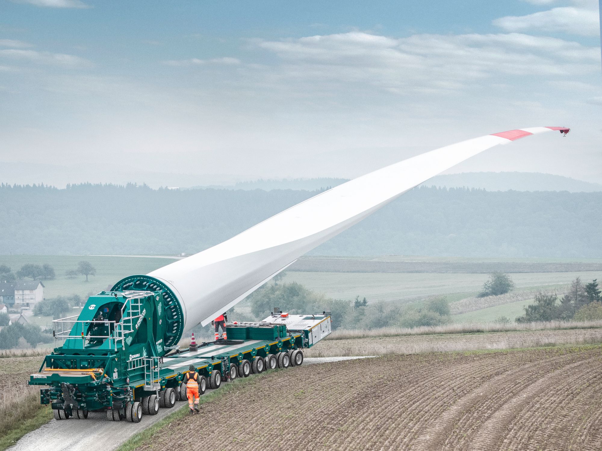 Rotorblatttransport: Neuer BladeLifter von TII Scheuerle meistert erste Einsätze