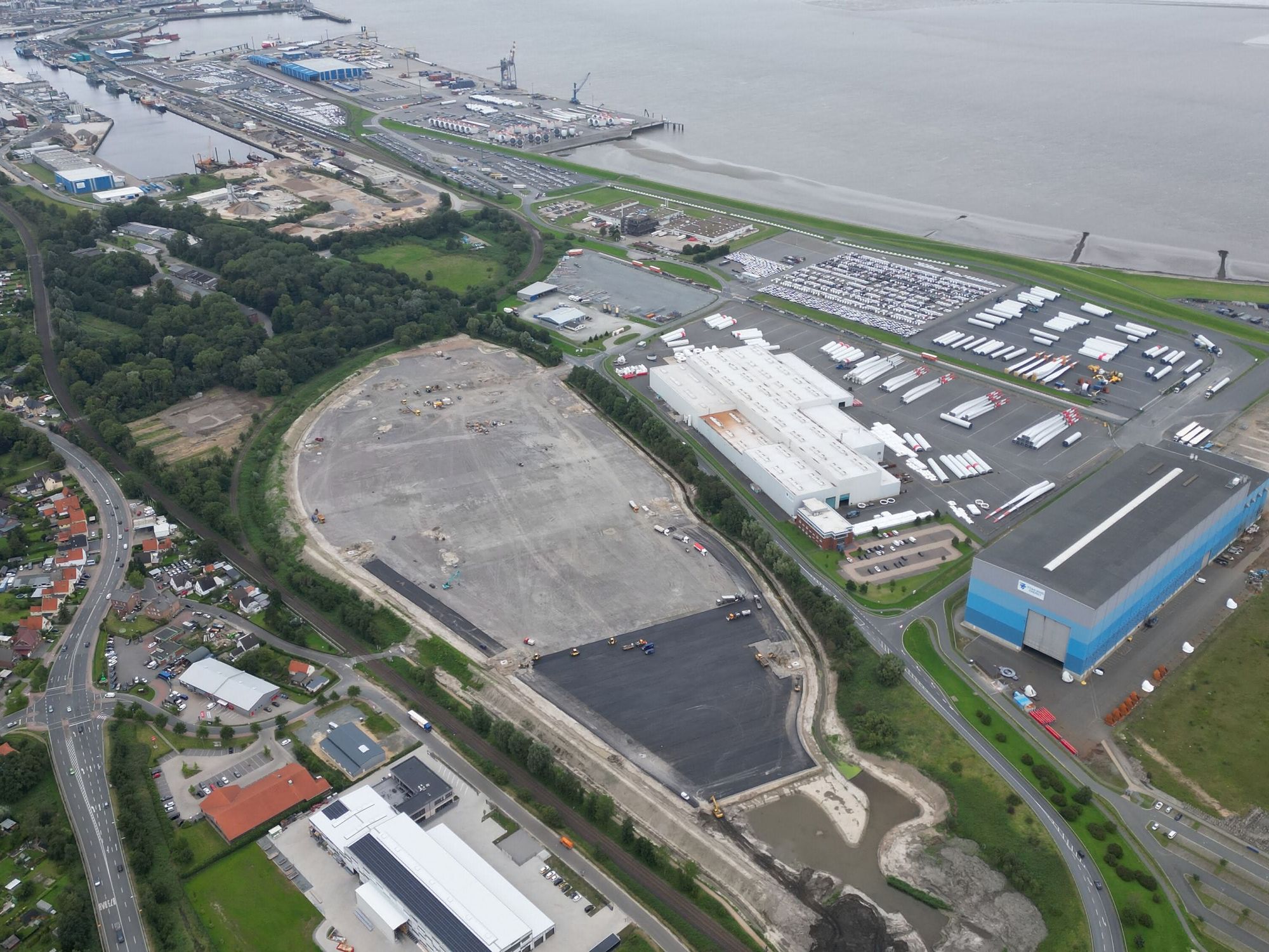 Logistik und Transport: Rhenus wächst an der See und auf der Straße Terminal für den Automobilumschlag