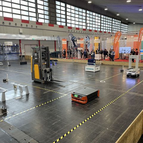 FTS, AGV und Robotik: FTS verschiedener Hersteller effizient orchestrieren