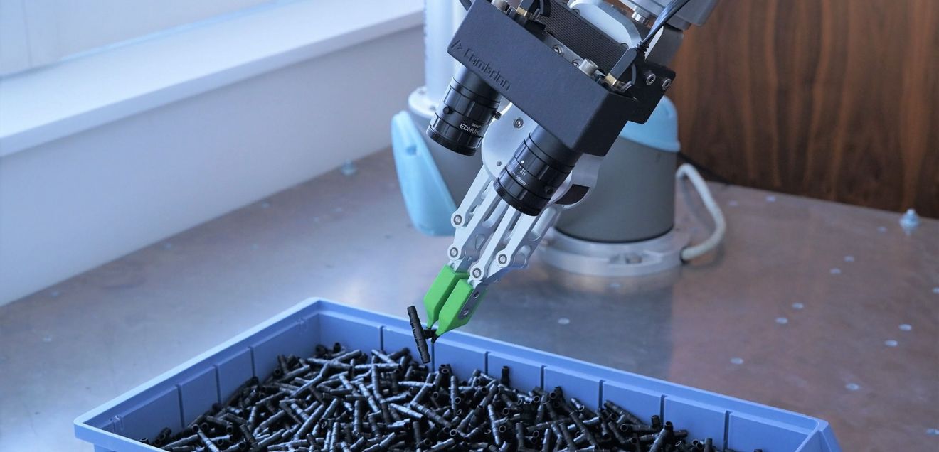 Robotics and image processing: Pick and place: Precise to the point