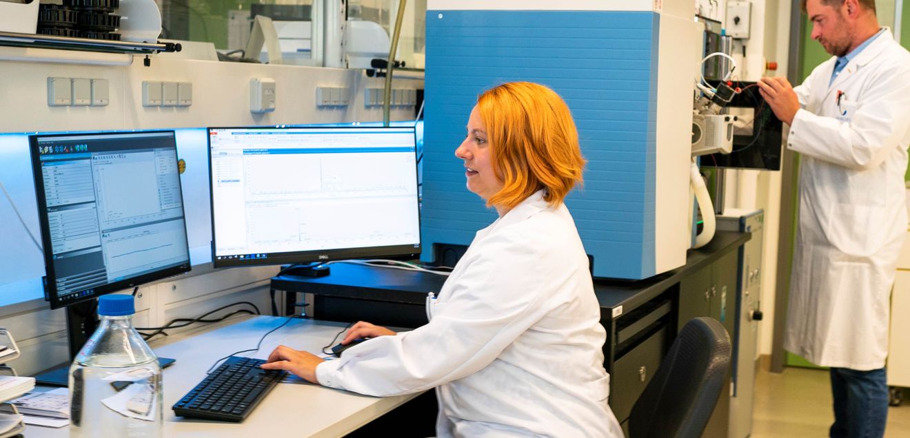 Forschungsprojekt: Biokatalysatoren sollen Arzneimittelreste in Abwässern reduzieren Labor des Fachgebietes Enzymtechnologie der BTU