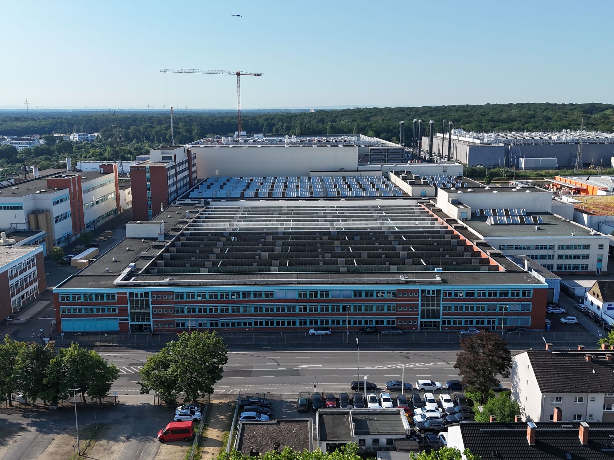 Die Vorfertigung des Schaltanlagenwerks verlagert Siemens nach Offenbach.