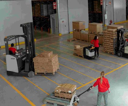 Industrial trucks: Lift trucks, stackers and order pickers from a single source Industrial trucks: Lift trucks, stackers and order pickers from a single source