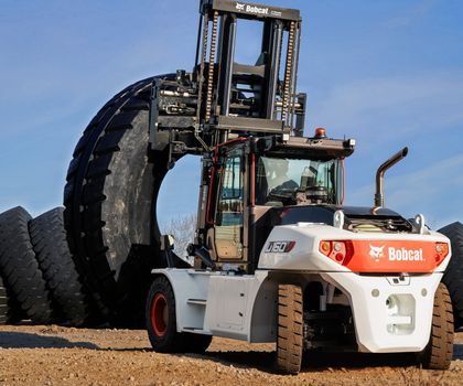 Bobcat presents expanded portfolio for material handling and logistics Bobcat presents expanded portfolio for material handling and logistics