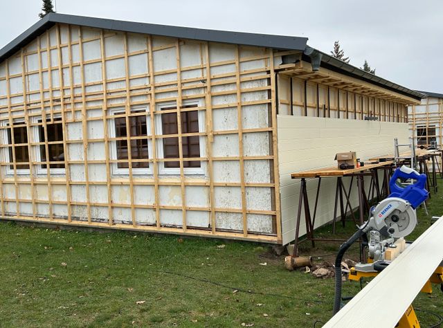 Hardie VL Plank Fassadenpaneele Ferienpark Feuerkuppe Hardie VL Plank Fassadenpaneele Ferienpark Feuerkuppe
