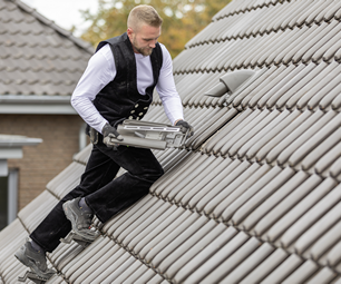 Wie Fleck das Dachhandwerk bei der Energiewende unterstützt