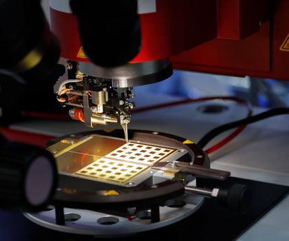Halbleiterfertigung: Servotechnik mit  integrierter Intelligenz