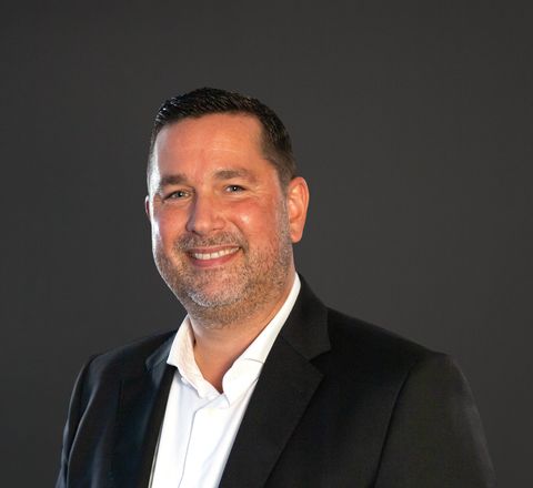 Markus Spießl übernimmt die Position des Gesamtvertriebsleiters bei Mapei Markus Spießl übernimmt die Position des Gesamtvertriebsleiters bei Mapei