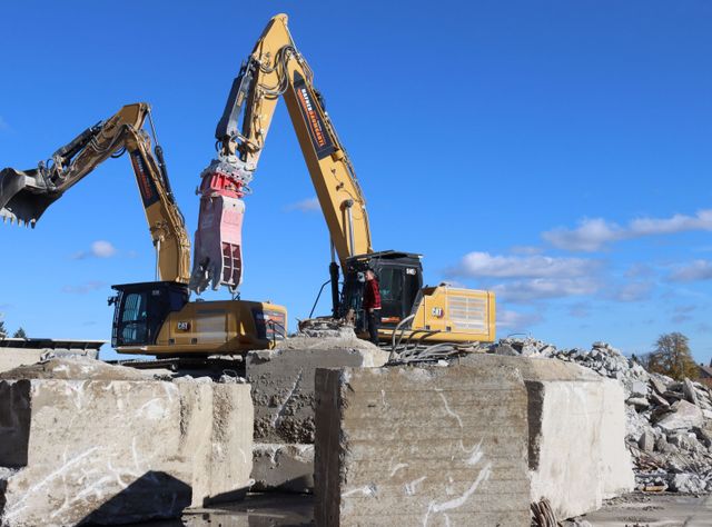 Neue Cat Technik schafft Platz: Vom Betonfertigteilwerk zum Gartencenter