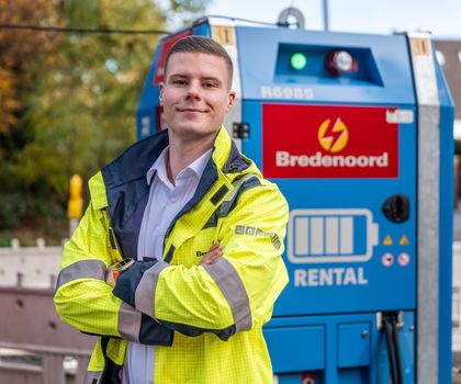 Mobile Energie neu denken: Interview mit Lukas Krüger von Bredenoord, Produktspezialist Batteriespeichersysteme