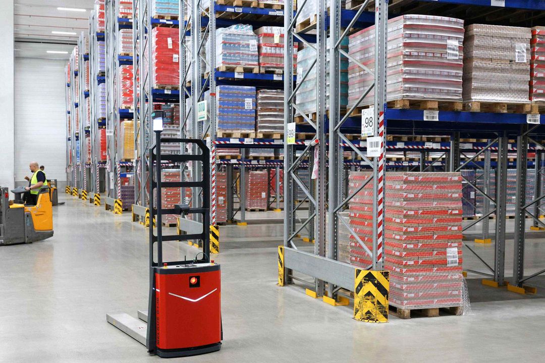 Four-week pilot operation: Noerpel Group tests driverless high lift trucks
