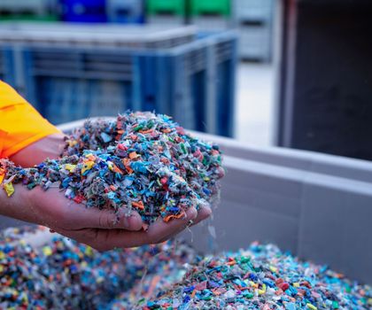 Schneider Electric auf der K 2025: Offene Plattformen und KI im Kunststoffrecycling Schneider Electric auf der K 2025: Offene Plattformen und KI im Kunststoffrecycling