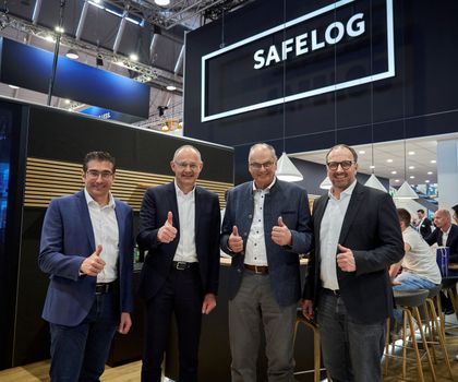 Logimat: Strategic Cooperation between SEW-Eurodrive and Safelog
