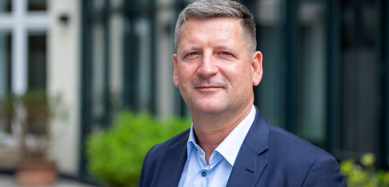 solid UNIT, das Netzwerk für klimaneutrales Bauen mit mineralischen Baustoffen, hat drei neue Vorstandsmitglieder. Drei neue Mitglieder im Vorstand von solid UNIT