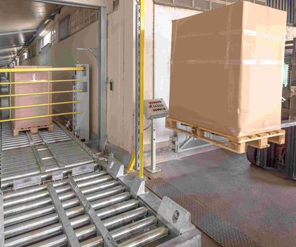 Fördertechnik: Laderampe erhält Upgrade zur voll ­automatisierten Förderstecke