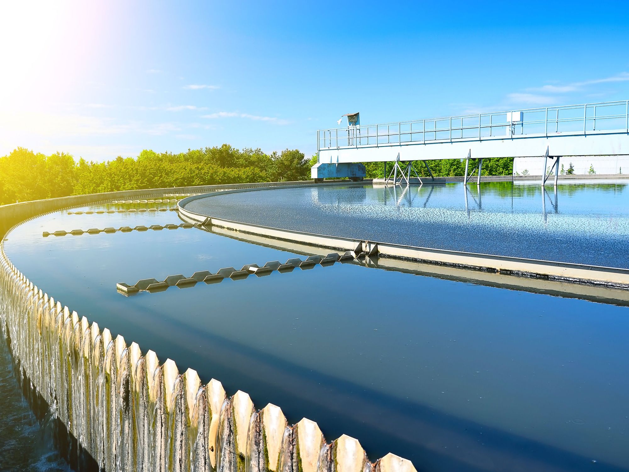 Quantifizierung der lebenden Bakterien im Abwasser: Mikrobiologische Wasseranalytik mit qPCR Quantifizierung der lebenden Bakterien im Abwasser: Mikrobiologische Wasseranalytik mit qPCR