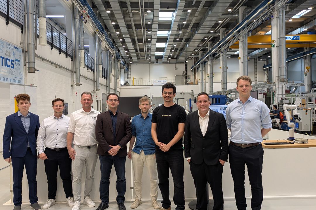 WZL der RWTH Aachen: Forschungsprojekt ‚AKIMI‘ entwickelt KI für flexible Robotik