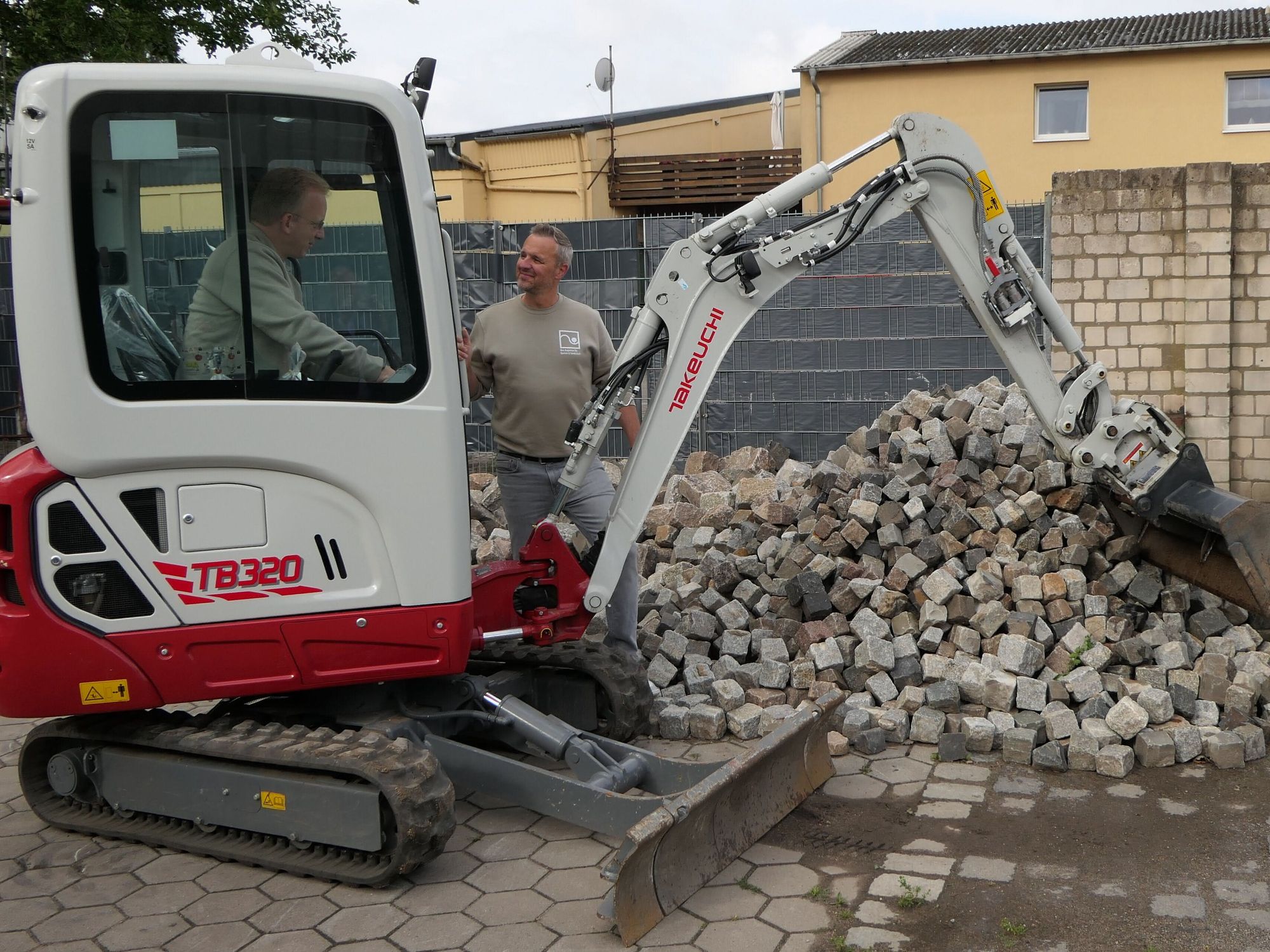 Takeuchi - Zwei Tonnen Einsatzvielfalt sind gefragt