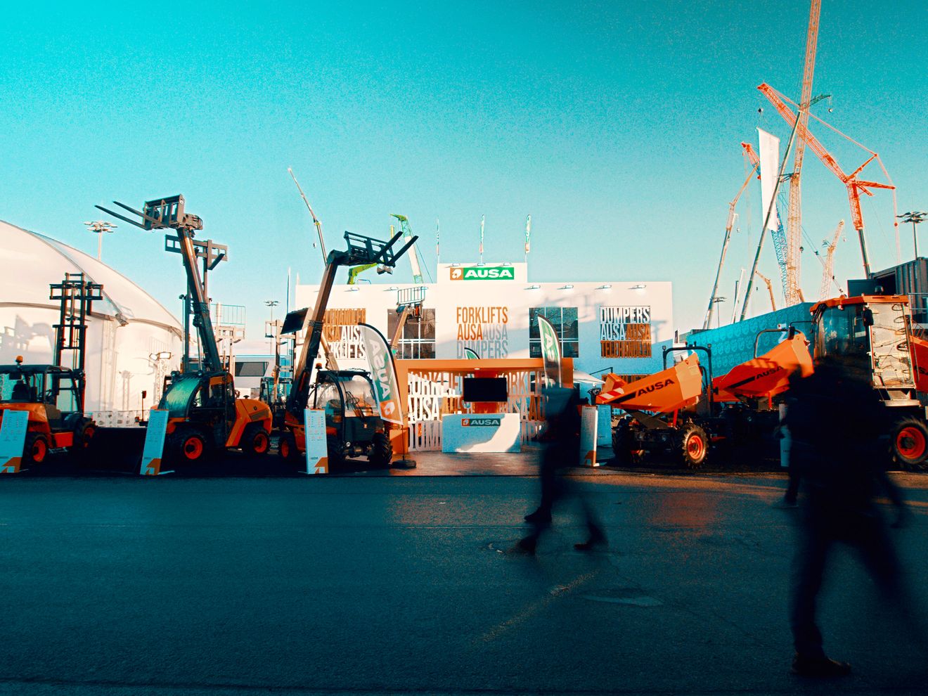 AUSA stellt drei neue Modelle auf der bauma 2025 vor Der AUSA-Stand